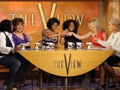 Η σύζυγος του Ομπάμα, παρουσιάστρια