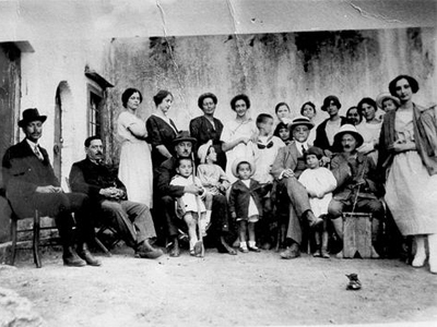 Στη Βουλή και ο εγγονός Μητσοτάκη