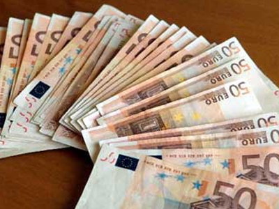 Της έκλεψαν 60.000 ευρώ που έκρυβε… σε κουβά