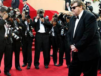 Ντοκιμαντέρ του Μάικλ Μουρ για την οικονομική κρίση