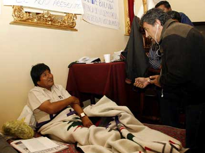 Σταμάτησε την απεργία πείνας ο Έβο Μοράλες