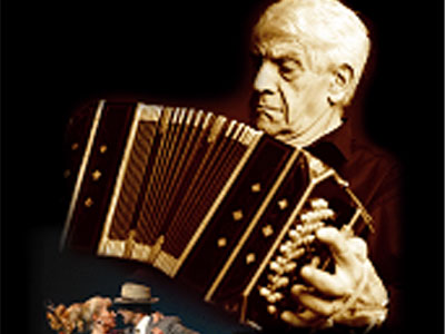 Tango Legends on the bandstand