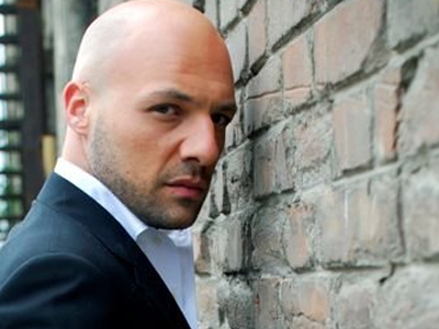 Ο Μουτσινάς πάει star;