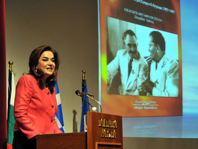 Μπακογιάννη σε Σκόπια: Όχι άλλα προσχήματα