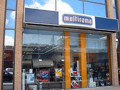 Διέρρηξαν τα Multirama με τη μέθοδο του ριφιφί