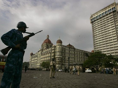 Συνελήφθησαν δύο ύποπτοι για το μακελειό στη Βομβάη