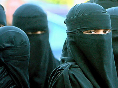 Η Γαλλία απορρίπτει μουσουλμάνα