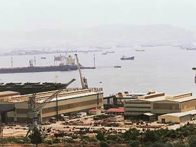 Πυρκαγιά σε πλοίο στα ναυπηγεία Σαλαμίνας