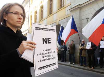 Αντιδράσεις για το προεκλογικό σποτ του τσεχικού κόμματος NS