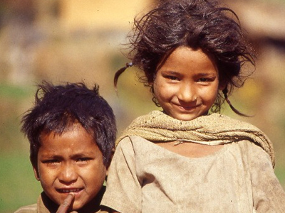 Πωλούν τα παιδιά τους έναντι 20 δολαρίων