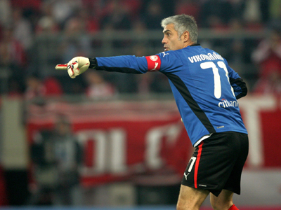 Ανανεώνουν Νικοπολίδης και Άντζας