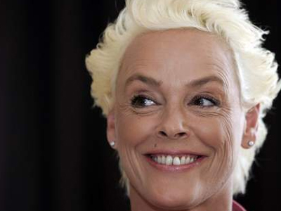 Είκοσι χρόνια νεότερη