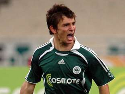 Όσο μεγαλώνει δείχνει να ξεχνάει τη μπάλα ο Νίνης!