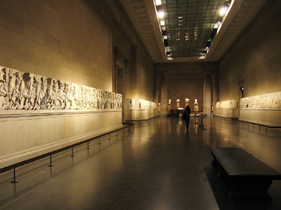 Μουρ: Ας επιστρέψουμε τώρα τα μάρμαρα….