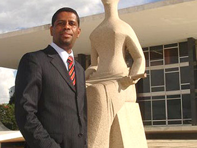 Αλλάζουν το όνομά τους σε Ομπάμα