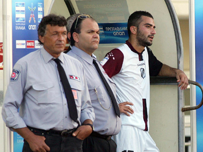 Οι προσφυγές σφίγγουν τη «θηλιά» του ΟΦΗ