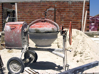 Το ξανασκέπτονται όσοι θέλουν να κτίσουν