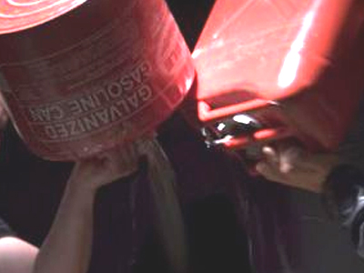 Αποπειράθηκαν να τον κάψουν ”για πλάκα”