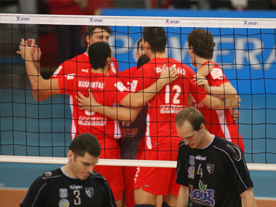 Πρώτη νίκη στα ημιτελικά ο Ολυμπιακός, 3-0 την ΕΑ Πατρών