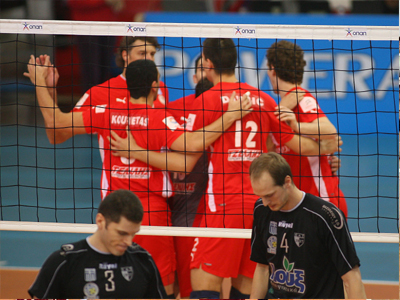 Μια ανάσα από τον τελικό ο Ολυμπιακός, 3-1 σετ την ΕΑΠ στην Πάτρα