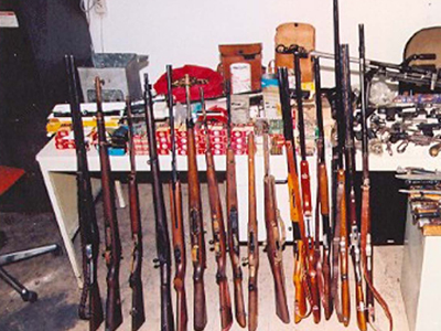 Οπλοστάσια είχαν πατέρας και γιος