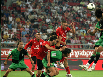 Καλός επιθετικά, κακός αμυντικά ο Ολυμπιακός