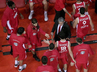 Με νίκες συνέχισαν στην Ευρωλίγκα Ολυμπιακός και Πανιώνιος