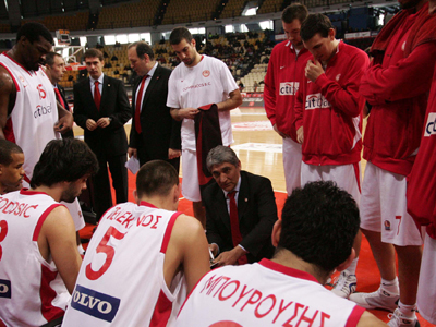 «Επαγγελματική» νίκη πέτυχε ο Ολυμπιακός, 79-73 επί του Κολοσσού