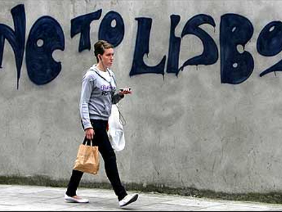 “Πονοκέφαλος” για την ΕΕ το “Όχι” των Ιρλανδών