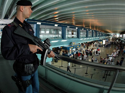 «Πέρασαν» από την ιταλική Βουλή τα νέα μέτρα για τους λαθρομετανάστες