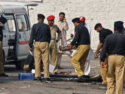 Βομβιστική επίθεση με 20 νεκρούς στο Πακιστάν