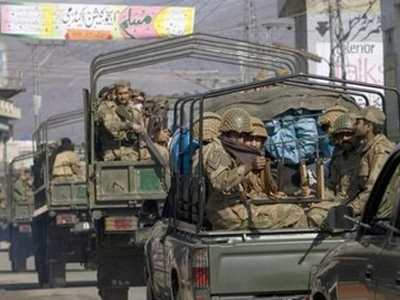 Πακιστανικά στρατεύματα ”εκτοπίζουν” τους Ταλιμπάν