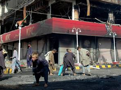 Πακιστανοί «τίναξαν στον αέρα» προμήθειες Δυτικών