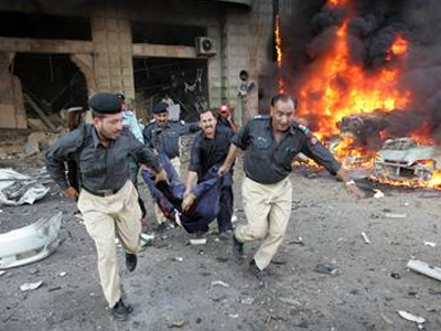 Πολύνεκρη επίθεση σε κηδεία στο Πακιστάν
