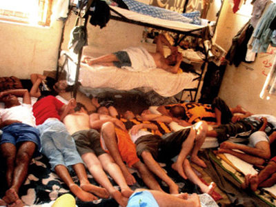 Ξεπερνούν τα δύο εκατομμύρια οι πρόσφυγες στο Πακιστάν