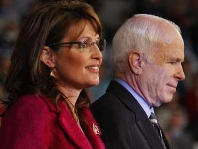 ” Δε θα σηκώσω λευκή σημαία” δηλώνει η Σάρα Πέιλιν