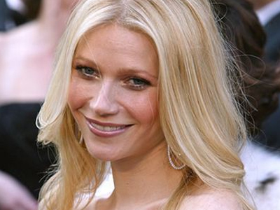 Στηρίζει τη φίλη της η Πάλτροου