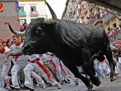 Τραυματίες και ένας νεκρός στο φεστιβάλ ταύρων στην Παμπλόνα