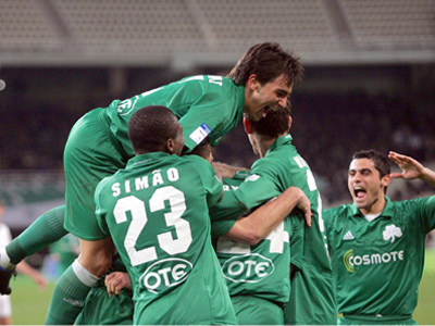 Τον προσπέρασε με τρία γκολ