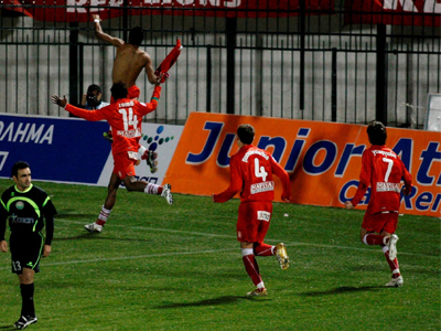 Ο Μπρος στον πάγκο του Πανσερραϊκού