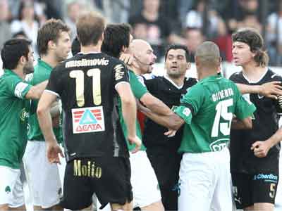 Το κλίμα στα πλέι οφ «μυρίζει μπαρούτι»…