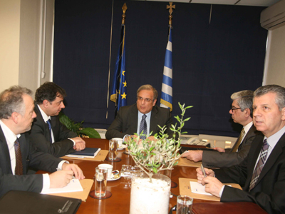 Λίστα με αιτήματα στον Παπαθανασίου από τους εμπόρους