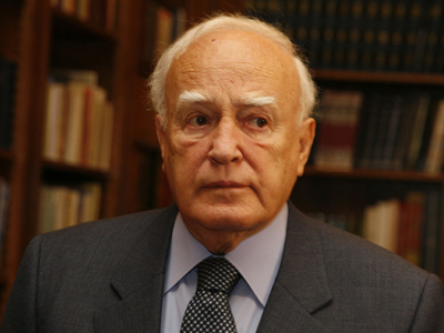 Βηματοδότης τοποθετήθηκε στον Κάρολο Παπούλια