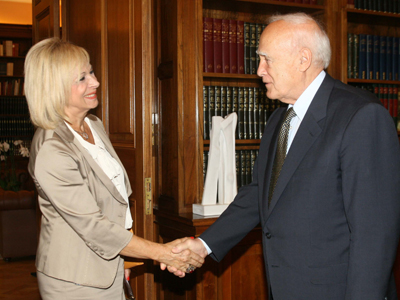 Η Φόνσου στον Πρόεδρο της Δημοκρατίας