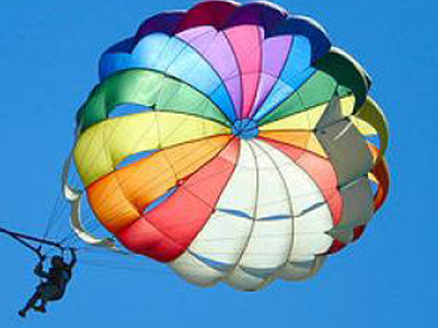 Αλεξιπτωτιστής προκάλεσε το θάνατο σε ποδοσφαιρικό ματς