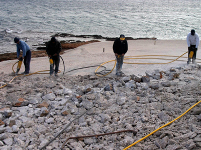 “Σαφάρι” για αυθαίρετα στις παραλίες της Αττικής