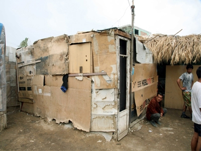 Δουλέμποροι βασάνιζαν λαθρομετανάστες