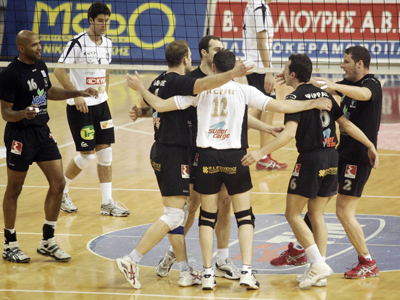 Πέτυχε το 1-0 στη σειρά η ΕΑ Πατρών, 3-1 το Φοίνικα Σύρου