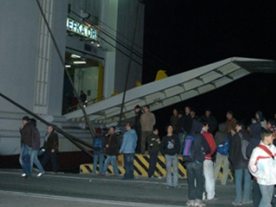 Επεισόδια στο λιμάνι της Πάτρας με δύο τραυματίες