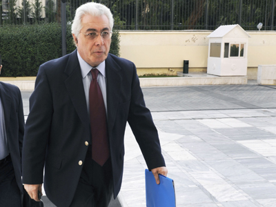 Νευρική κρίση στα κόμματα ενόψει της ψηφοφορίας για τον Παυλίδη